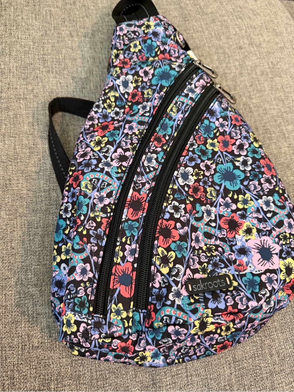 Sakroots on the go Crossbody Sling in Rainbow Wanderlust NEW pockets